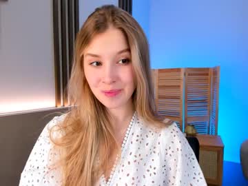 girl
        milablush cam image #1012398