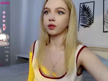 girl
        small_blondee cam image #499667