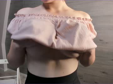 girl
        charmingasever cam image #1654665