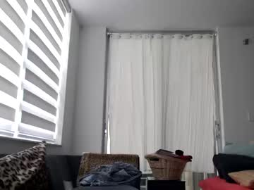 girl
        frenchava cam image #1123801