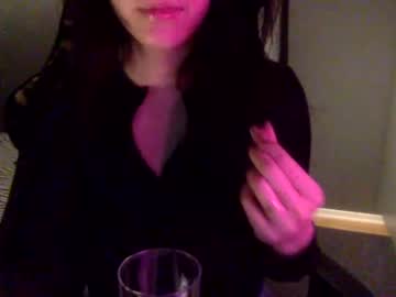 girl
        lillyandhertoyy cam image #2257535