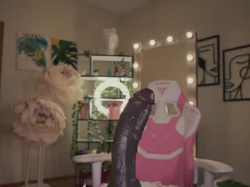 girl
        chery_lady22 cam image #3189247