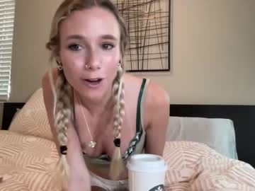 girl
        cutemaddie12 cam image #2462146