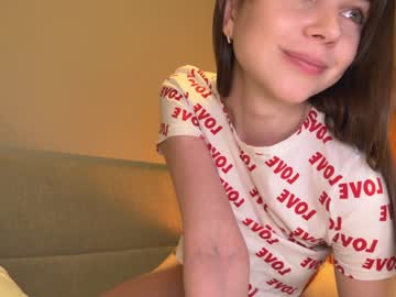 girl
        natalie_x cam image #587506