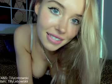 girl
        tastytilly cam image #2531447