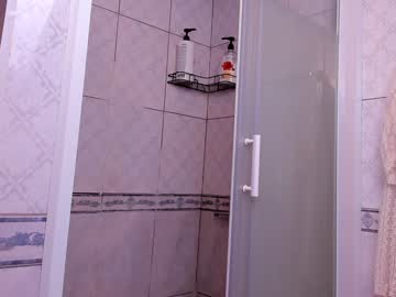 girl
        milablush cam image #1857527