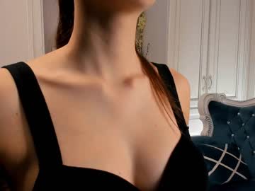 girl
        isobelsimpson cam image #1933651