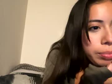 girl
        daisy_darling222 cam image #2040731