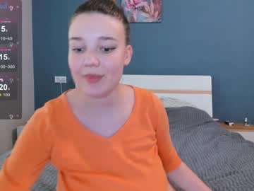 girl
        holly_llina cam image #2797460