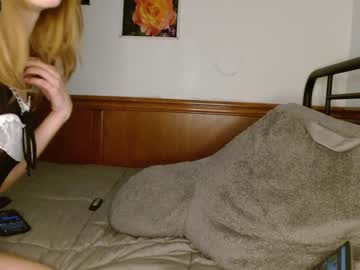 couple
        poppywilde cam image #1675478
