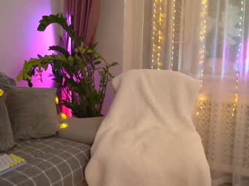 girl
        sweety_rinushka_ cam image #2199799