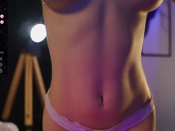 girl
        lucie_beltran cam image #3107185