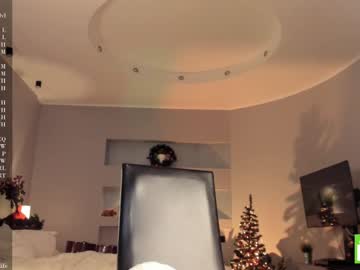 girl
        margarethowell cam image #3860147