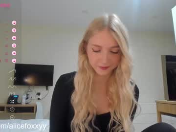 girl
        oh_honey_ cam image #1822446