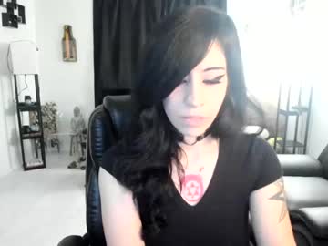 girl
        emoxbunny cam image #1778550
