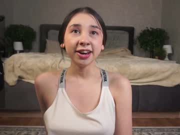girl
        zarascarlett cam image #3794647