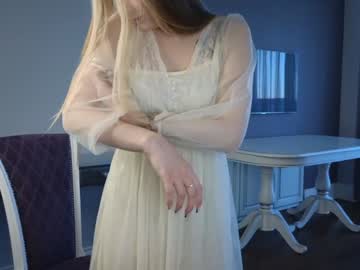 girl
        lorabowman cam image #3687332