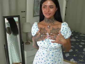girl
        butter_f1y cam image #4525811