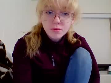 girl
        blonde_katie cam image #2412347