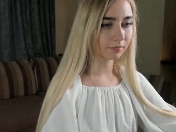 girl
        owlluree cam image #1746872