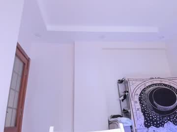 girl
        chanlia cam image #2810449