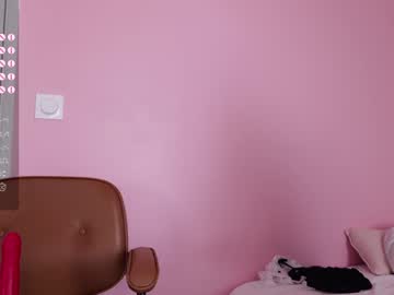girl
        janeroyal cam image #2890098