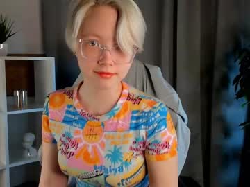 girl
        dorishane cam image #2131552