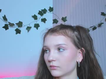 girl
        edithgalpin cam image #4131547