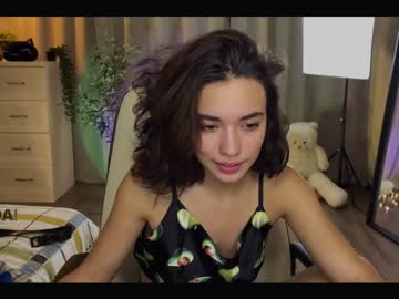 girl
        ella_flar_ cam image #305542