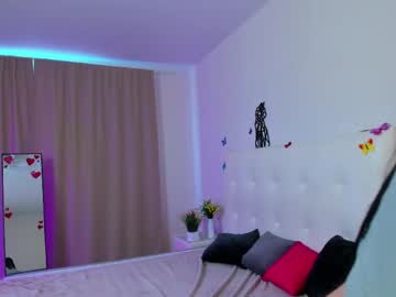girl
        pandorapawss cam image #4376549
