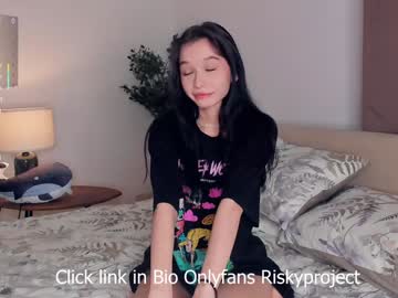 girl
        riskyproject cam image #4597918