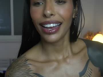 girl
        kaligray10 cam image #4221747