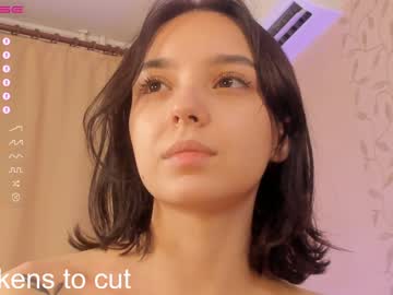 girl
        aimeerogers cam image #1086067