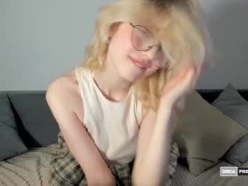 girl
        grace_smitt cam image #2979662
