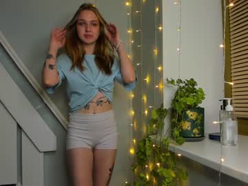 girl
        vulpiones cam image #1804267