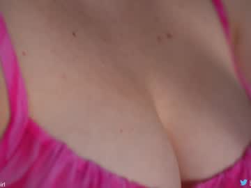 girl
        _blackbee_ cam image #604761
