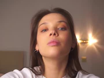 girl
        fannyedger cam image #4463804