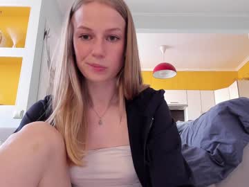 girl
        magic_couple13 cam image #2730673