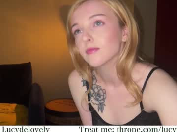 girl
        lucydelovely cam image #4581155