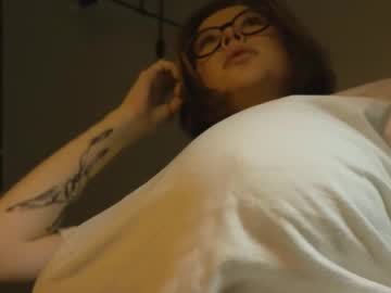 girl
        jokerbatman69 cam image #4114433