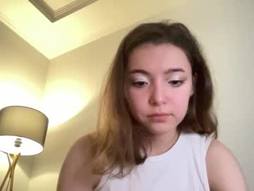 girl
        lilellina cam image #4544615