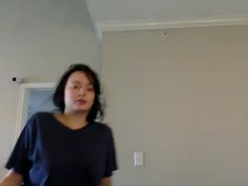 girl
        hali0324 cam image #2138179