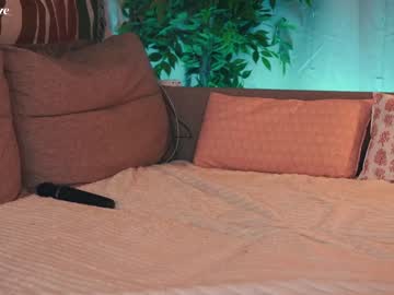 girl
        lizzy_blaze cam image #2220341