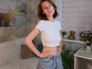 girl
        bella_stanford cam image #3315765