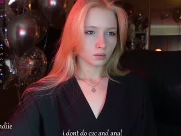 girl
        bestblondiiecb cam image #745704