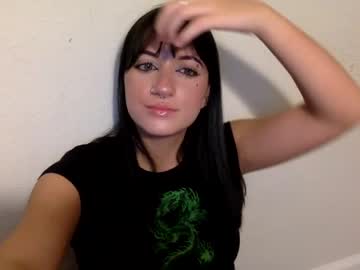 girl
        sage_crystal cam image #1493214