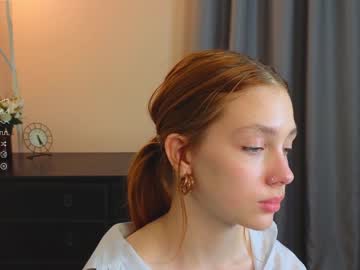 girl
        shirleywhitney cam image #1728090