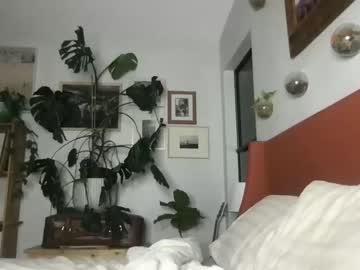 girl
        themarilynm cam image #1809711