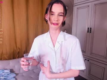 girl
        happiness_call cam image #864770