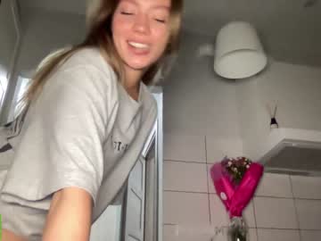 girl
        angel_from_sky cam image #2189384